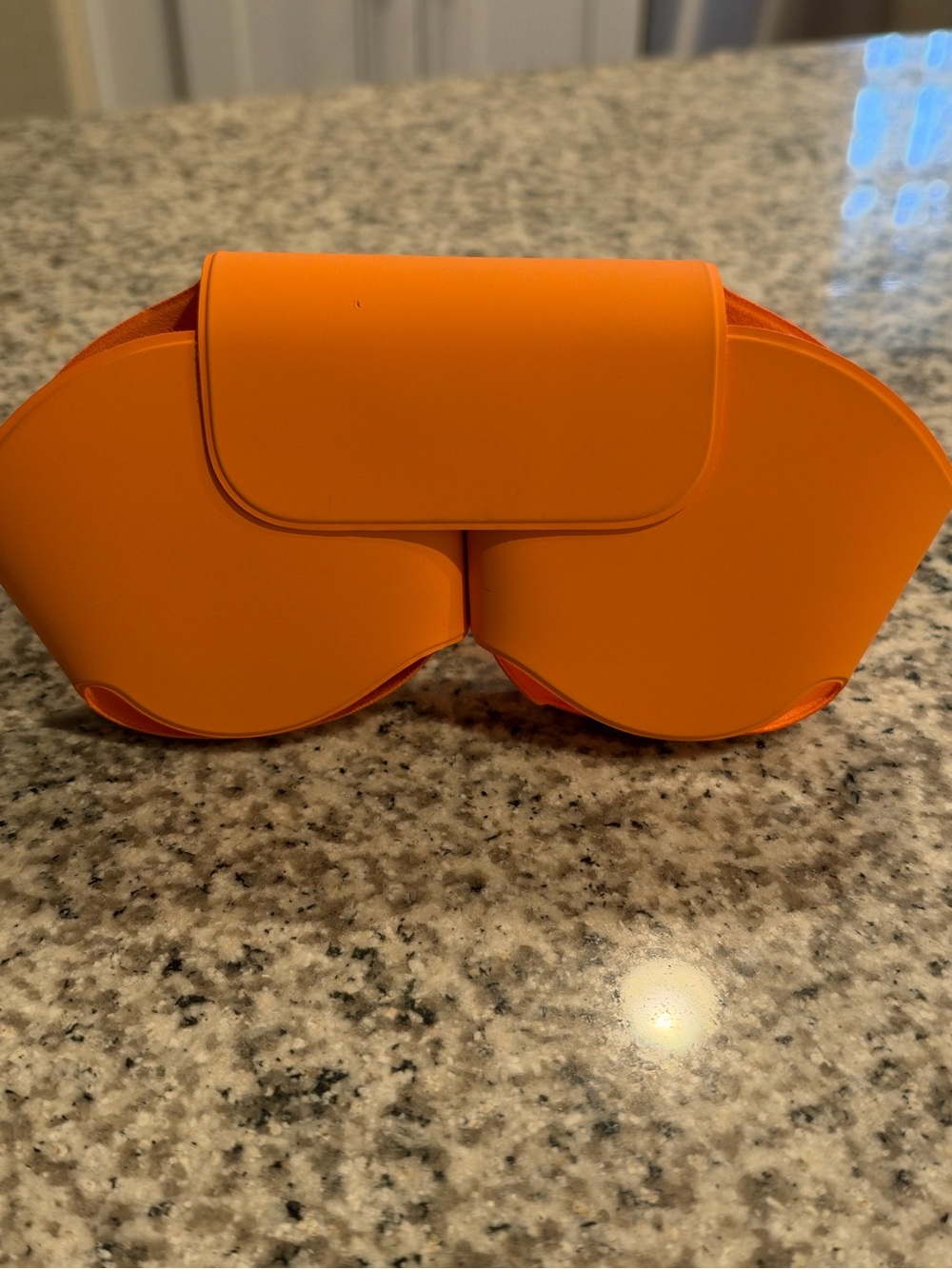 Apple AirPods Max Smart Case – Orange